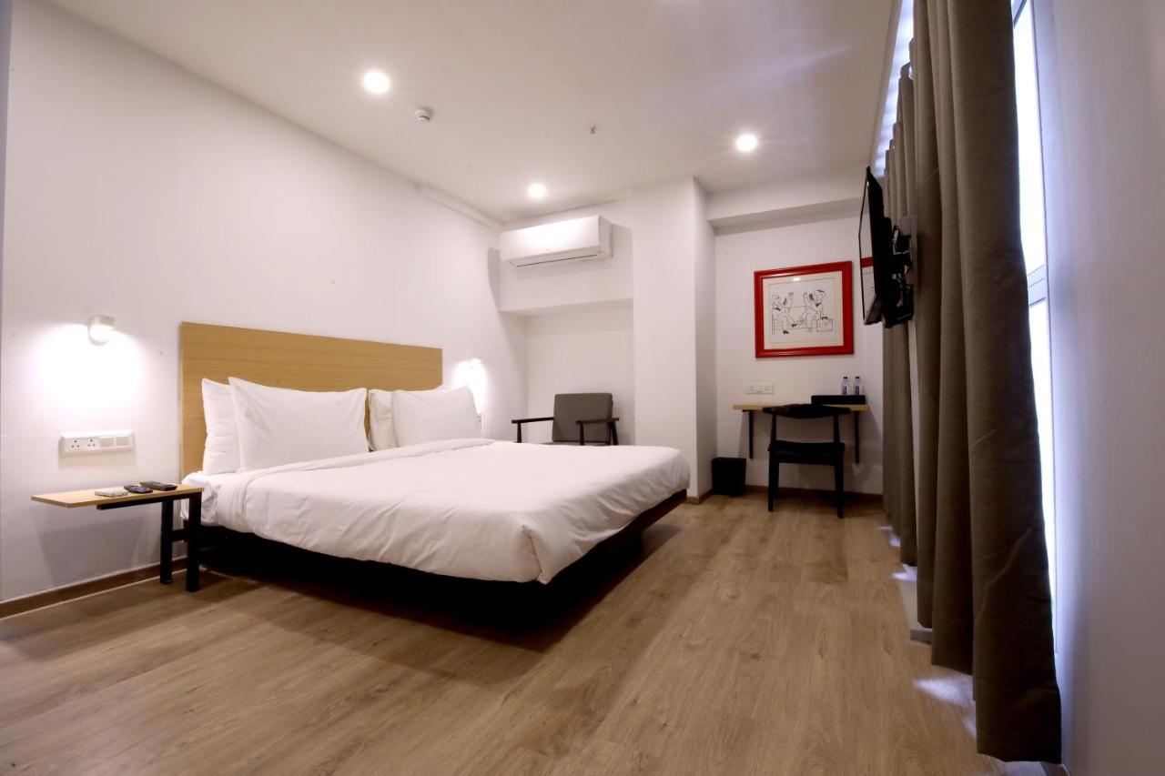 Crayon Hotels Gandhinagar Exterior photo